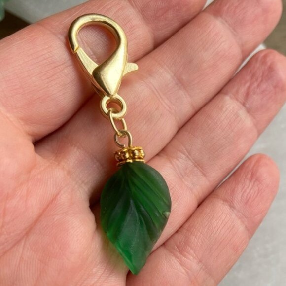 Seaglass green leaf bag charm keychain card holder - Picture 3 of 4